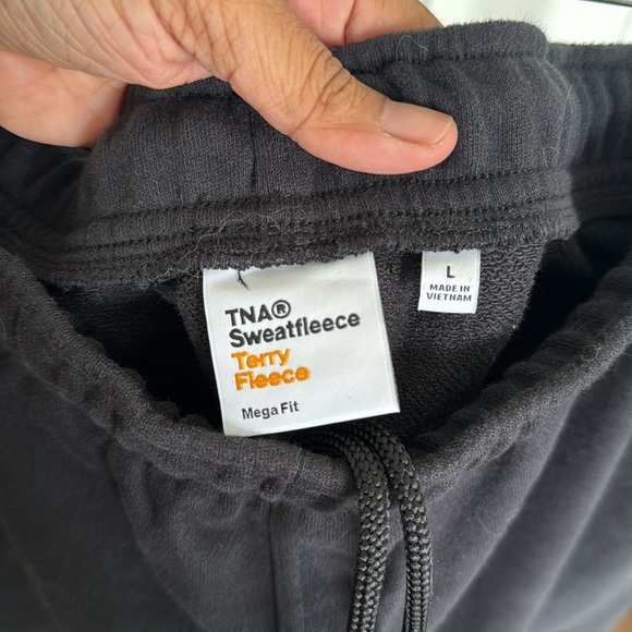 ARITZIA Terry Fleece Cargo MIDI Skirt, Black, size L - Picture 5 of 5